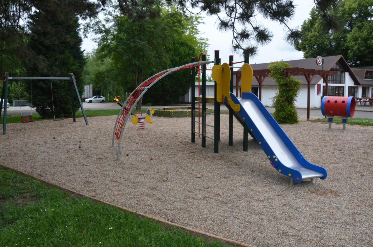 Penzion Zahrada Cech Litomerice Ngoại thất bức ảnh